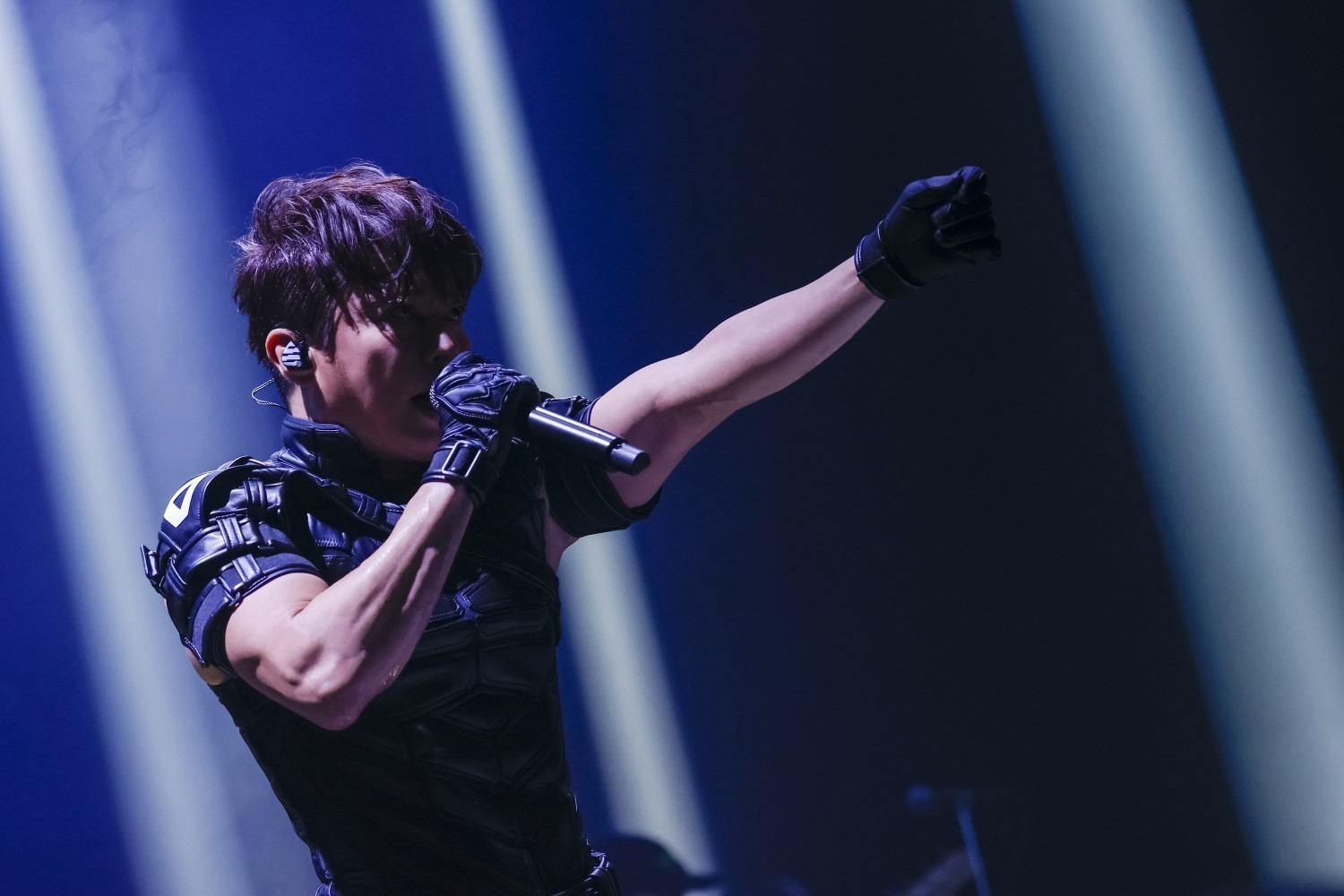 西川貴教、2ndアルバムを引っ提げたライブツアー完走！ | club Zy.