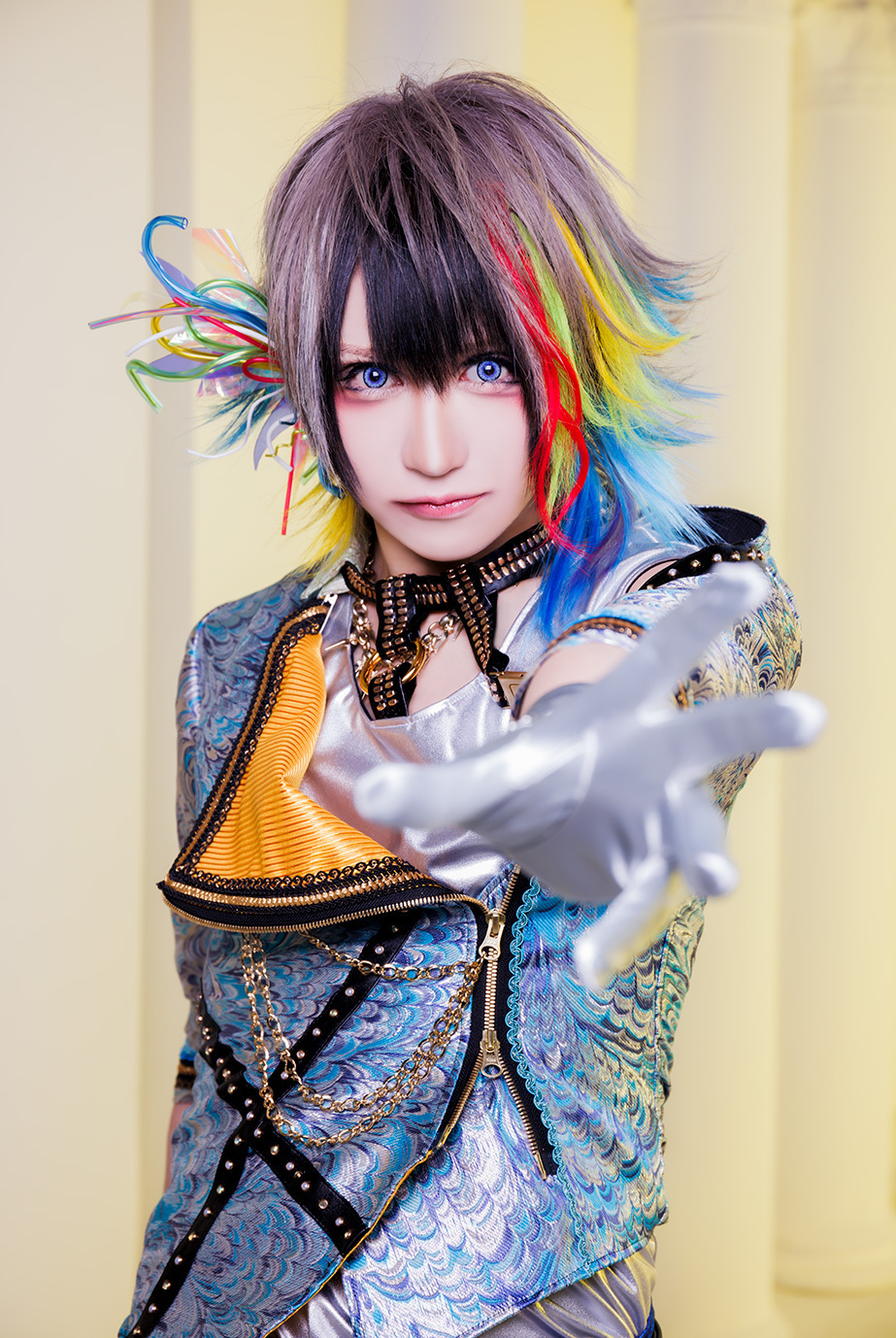グラビティ】キラキラ王道！？新たなアーティスト写真を大公開