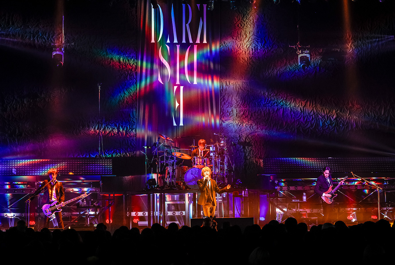 シドのダークサイドを表現したツアー＜SID TOUR 2025 ～Dark side